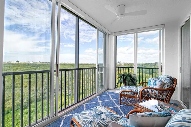 $525,000 | 5420 Eagles Point Circle, Unit 304, Sarasota, FL 34231