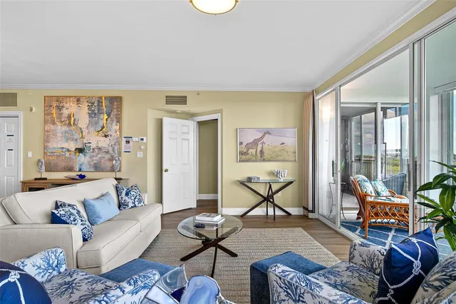 $525,000 | 5420 Eagles Point Circle, Unit 304, Sarasota, FL 34231