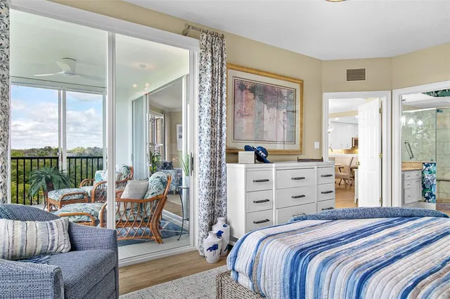 $525,000 | 5420 Eagles Point Circle, Unit 304, Sarasota, FL 34231