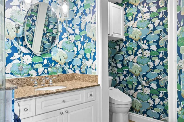 $525,000 | 5420 Eagles Point Circle, Unit 304, Sarasota, FL 34231