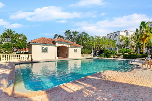 $525,000 | 5420 Eagles Point Circle, Unit 304, Sarasota, FL 34231