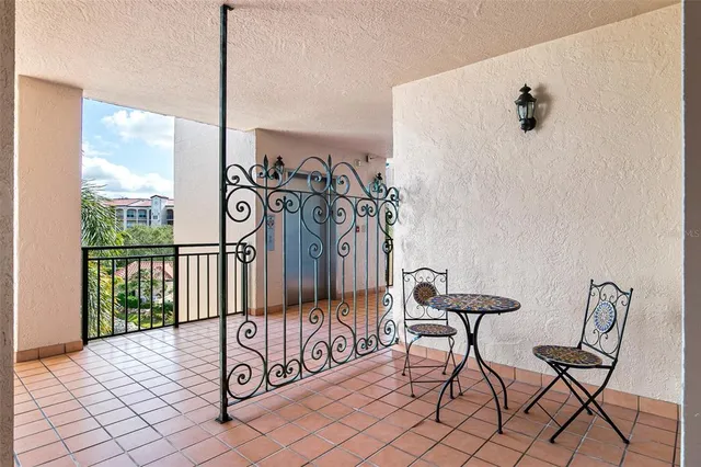 $525,000 | 5420 Eagles Point Circle, Unit 304, Sarasota, FL 34231