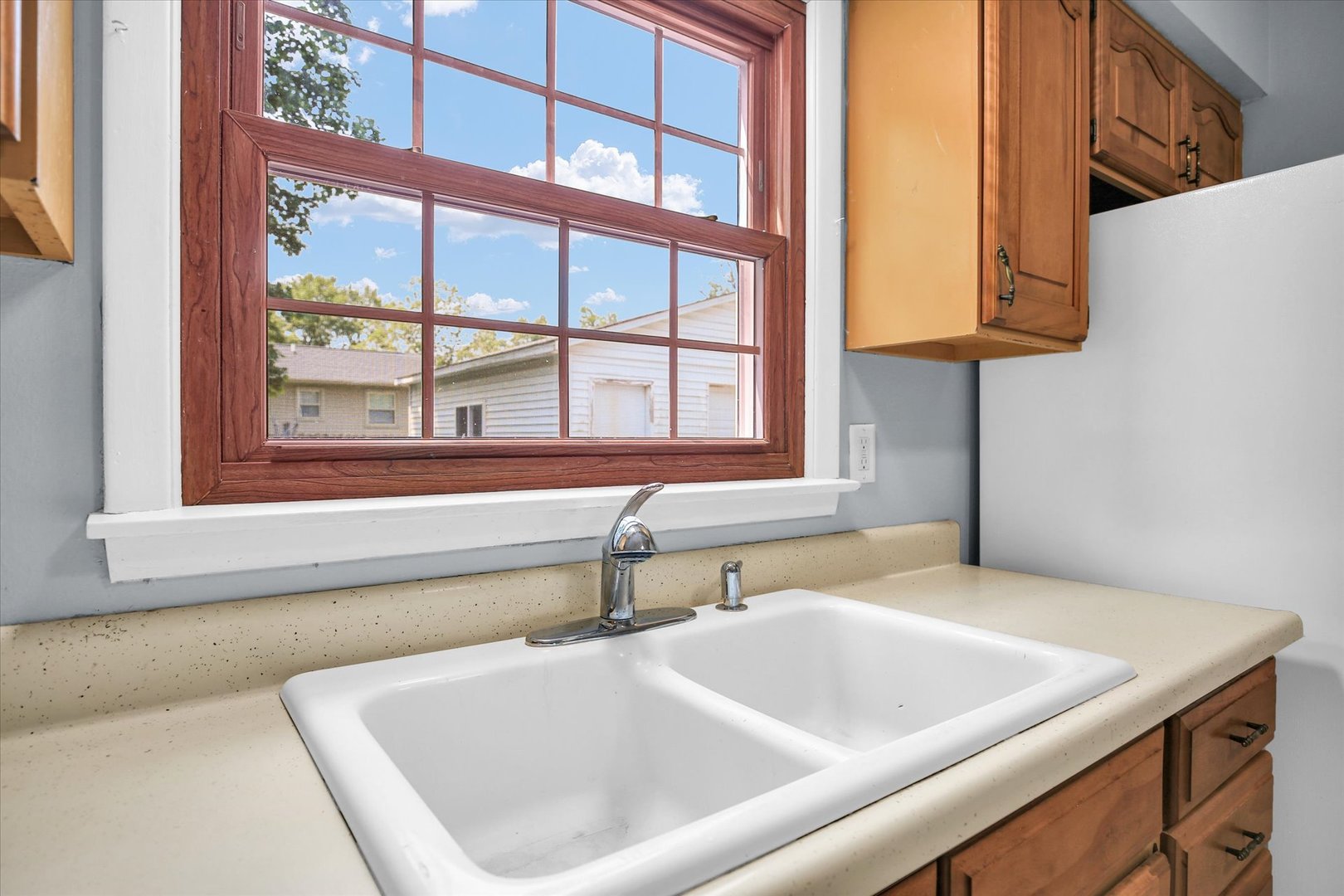 2107 Barberry Drive Champaign, IL 61821 - Photo 16 of 37 a bathroom with a sink and a bathtub