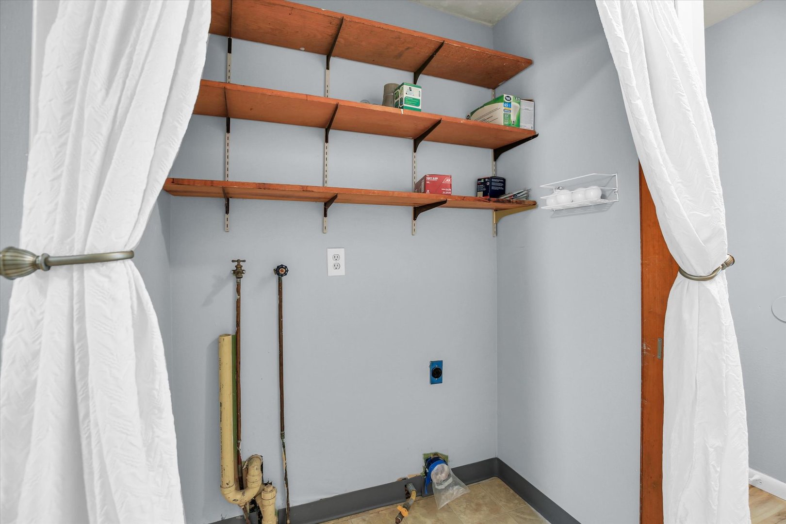 2107 Barberry Drive Champaign, IL 61821 - Photo 29 of 37 a view of small space with wooden floor and chair