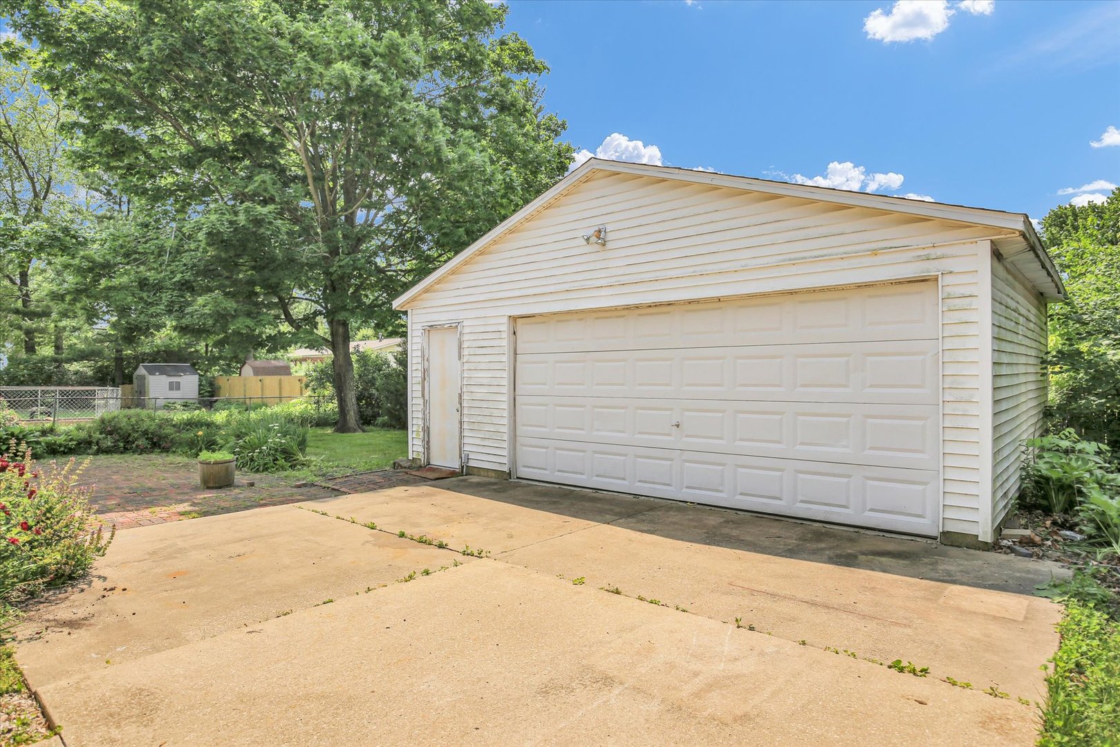 2107 Barberry Drive Champaign, IL 61821 - Photo 9 of 37 a view of a backyard of the house