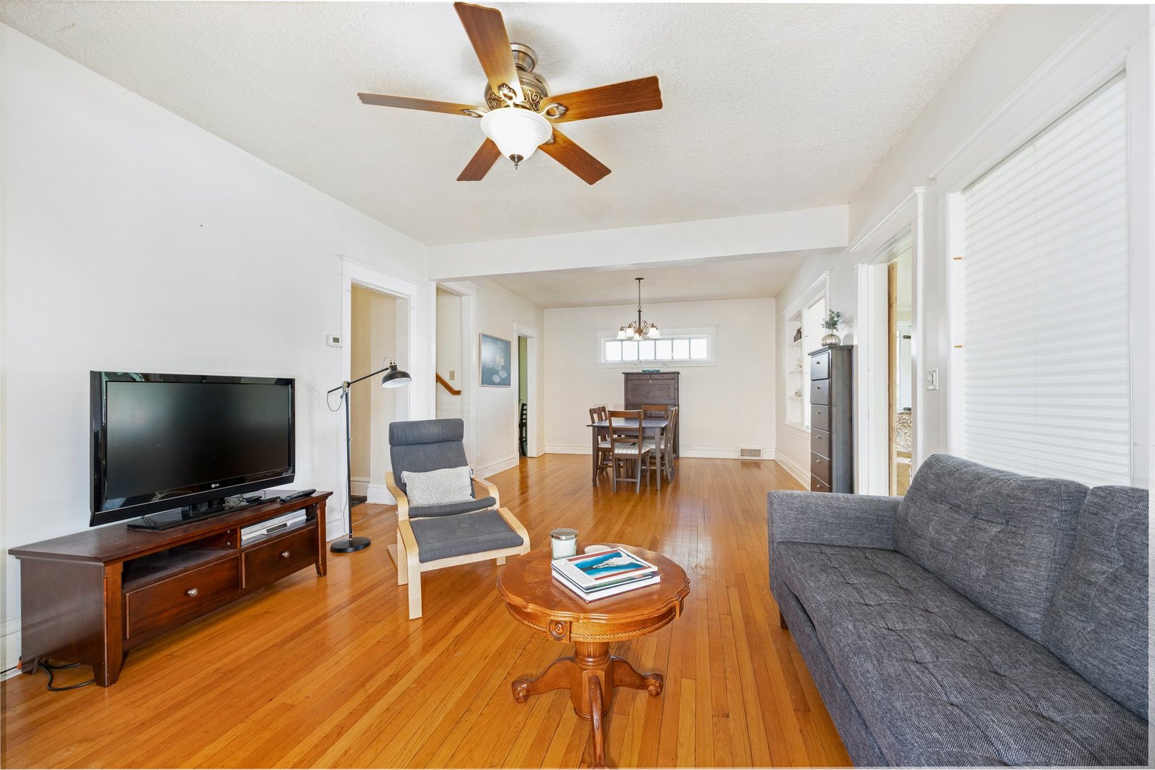 120 Avon Road Elmhurst, IL 60126 - Photo 5 of 37