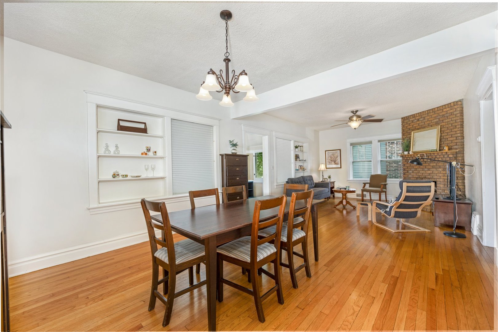 120 Avon Road Elmhurst, IL 60126 - Photo 7 of 37
