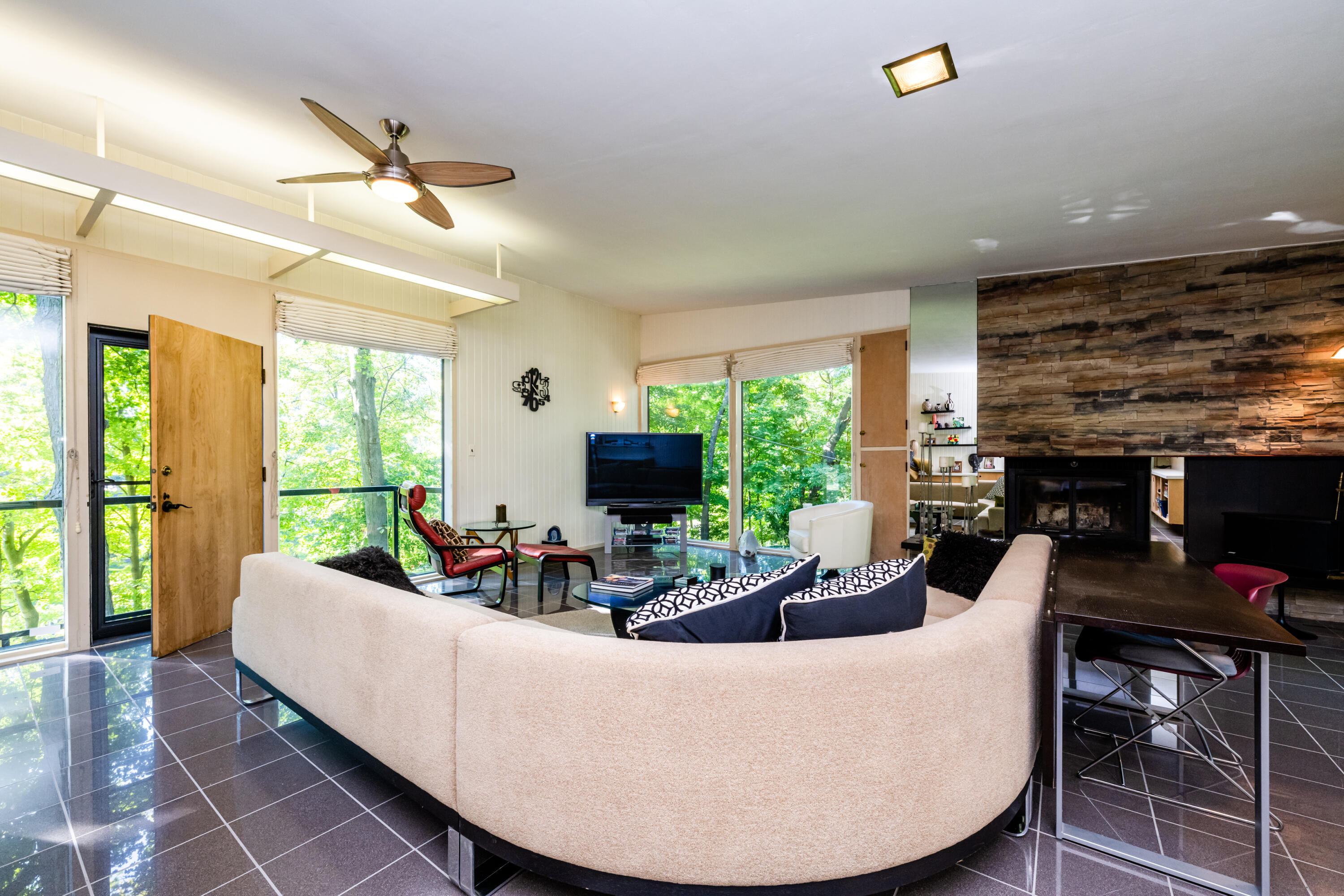 1380 Miami Road Benton Harbor, MI 49022 - Photo 5 of 45 Miami-620