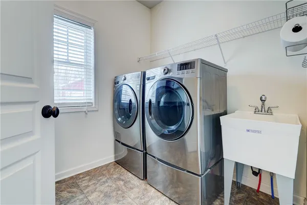 $524,900 | 16010 Brown Schoolhouse Road, Clarendon, NY 14470