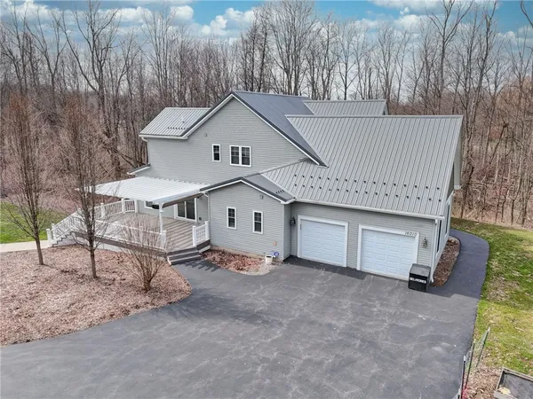 $524,900 | 16010 Brown Schoolhouse Road, Clarendon, NY 14470