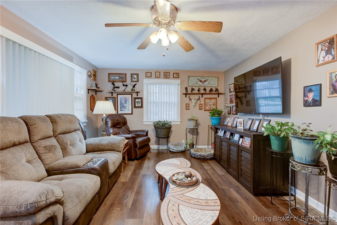 218 Prall Road Henryville, IN 47126 - Photo 3 of 25 Gallery Image 3
