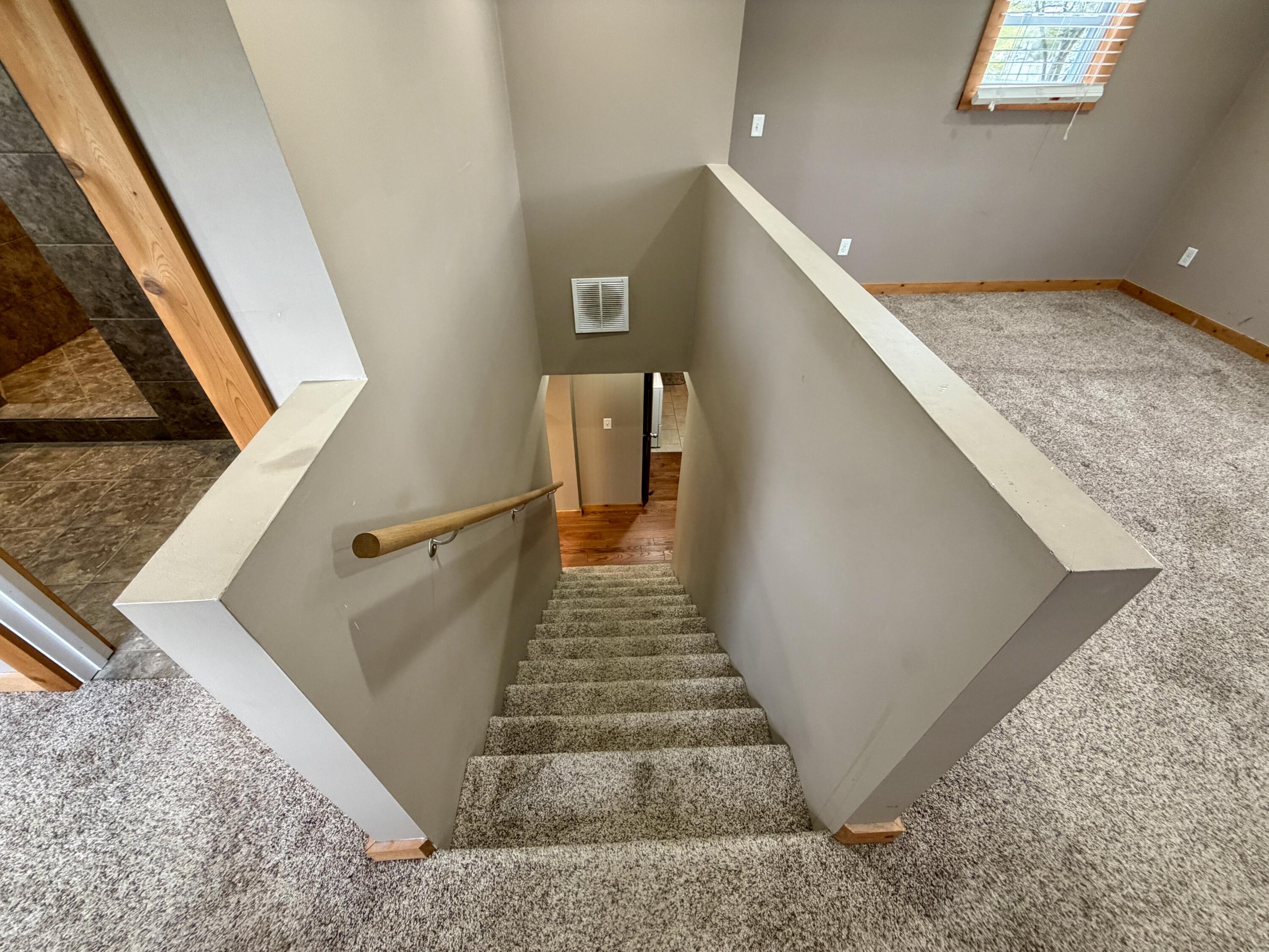 396-398 North 20th Street Springfield, MI 49037 - Photo 13 of 27 IMG_4553