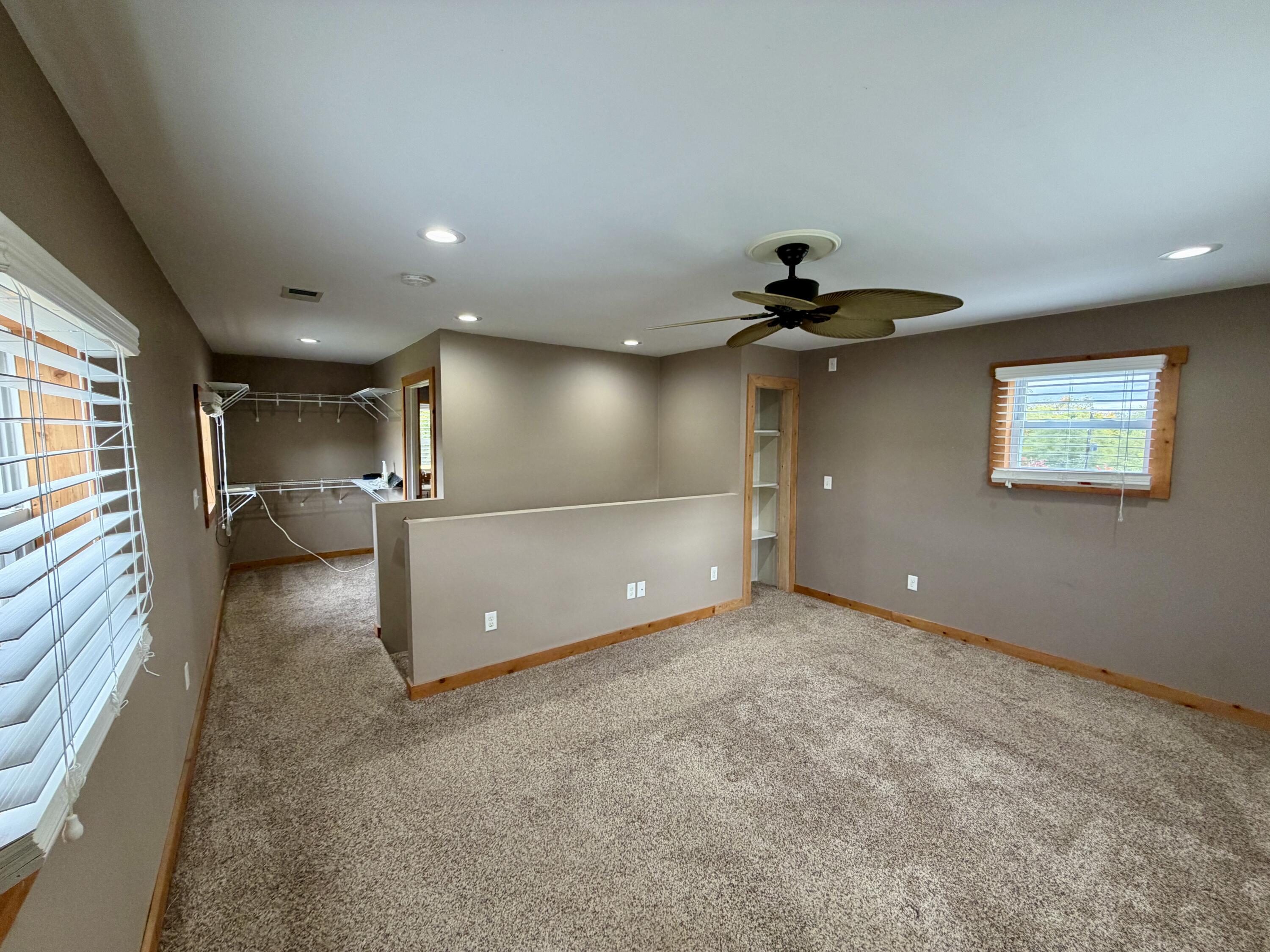 396-398 North 20th Street Springfield, MI 49037 - Photo 15 of 27 IMG_4554