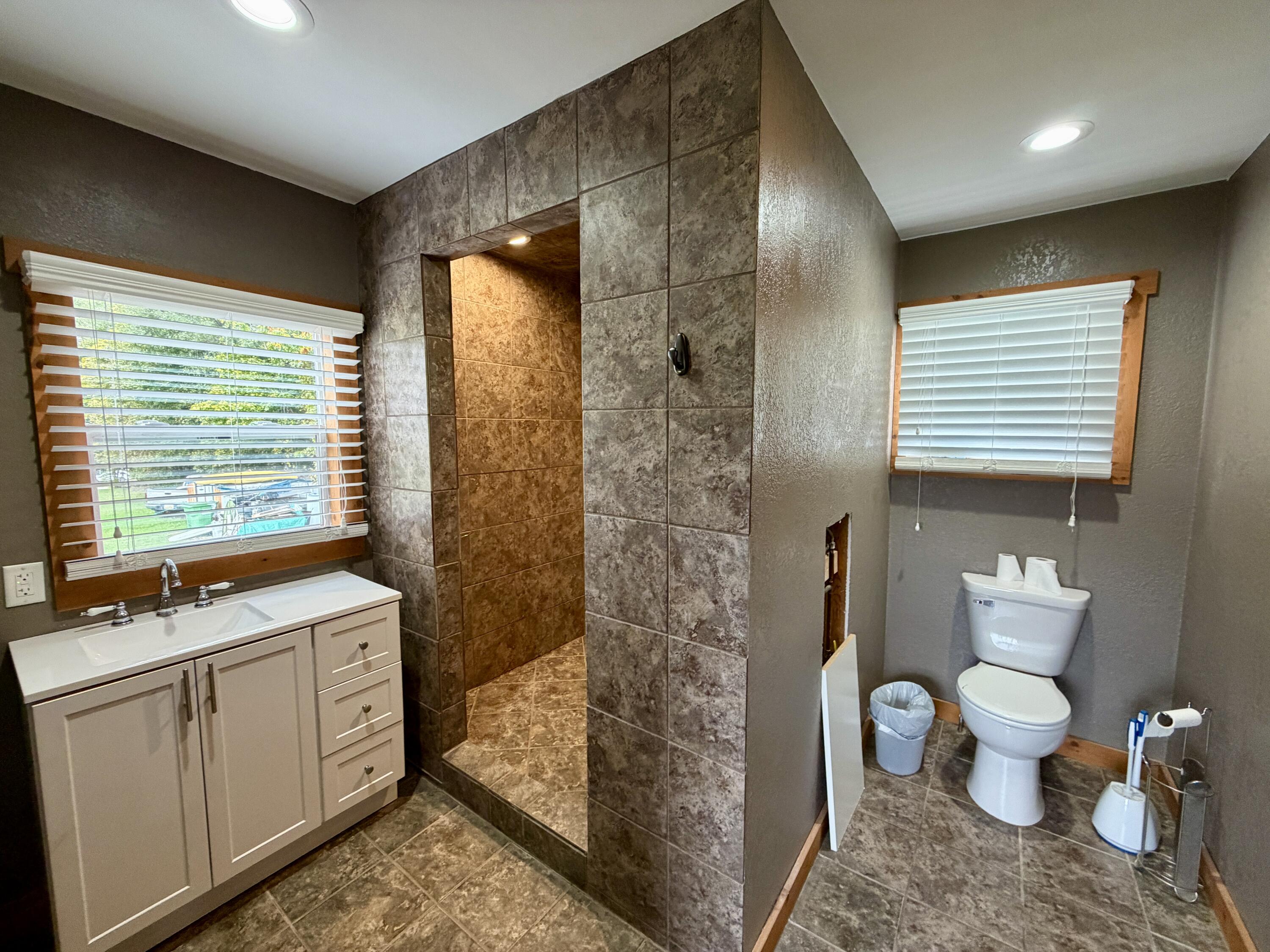 396-398 North 20th Street Springfield, MI 49037 - Photo 16 of 27 IMG_4549