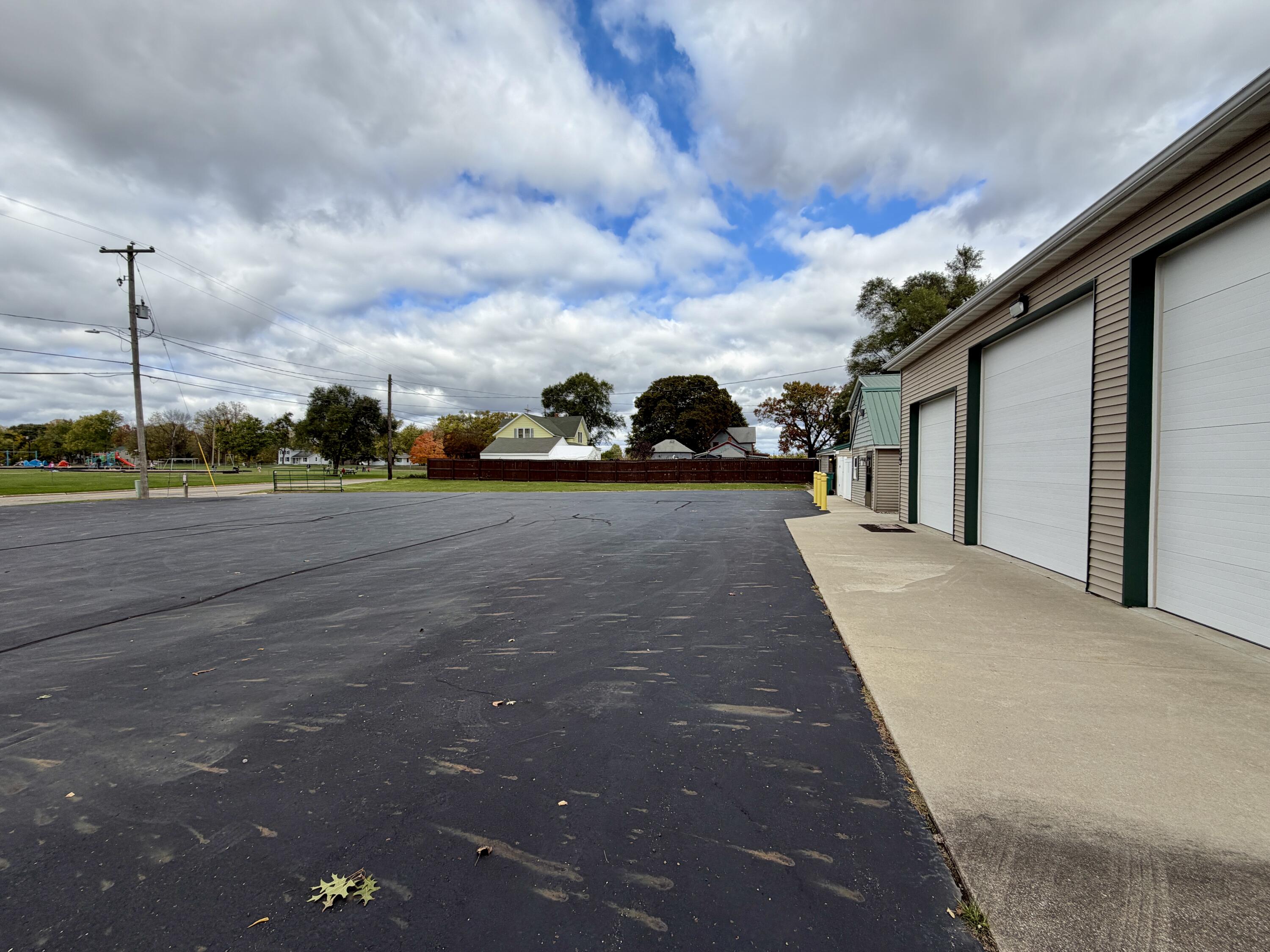 396-398 North 20th Street Springfield, MI 49037 - Photo 26 of 27 IMG_4556