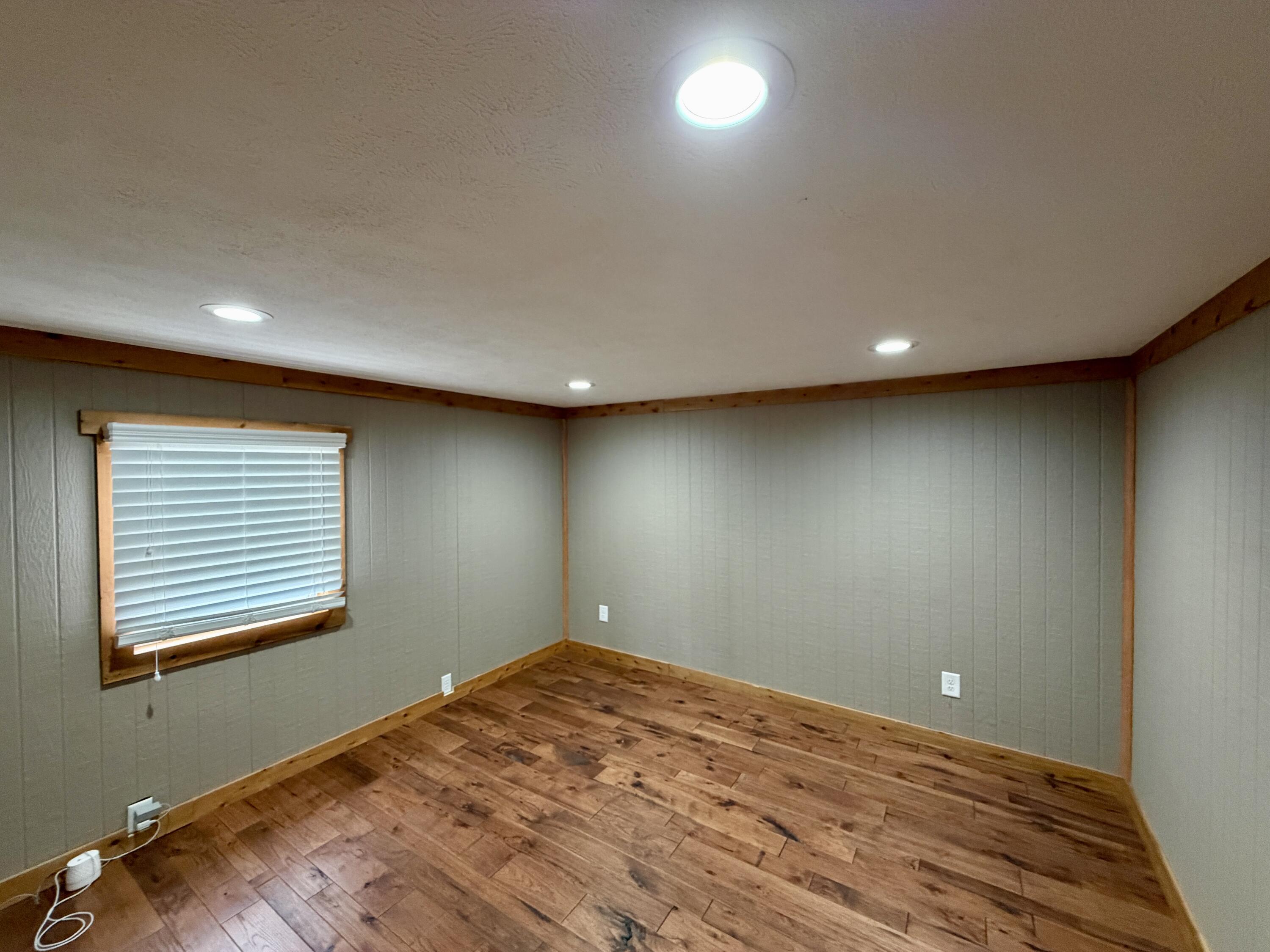 396-398 North 20th Street Springfield, MI 49037 - Photo 8 of 27 IMG_4538