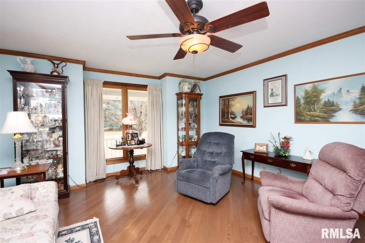 7576 Pin Oak Road Manito, IL 61546 - Photo 15 of 36 Gallery Image 15