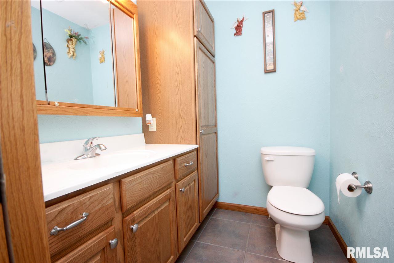 7576 Pin Oak Road Manito, IL 61546 - Photo 16 of 36 Gallery Image 16