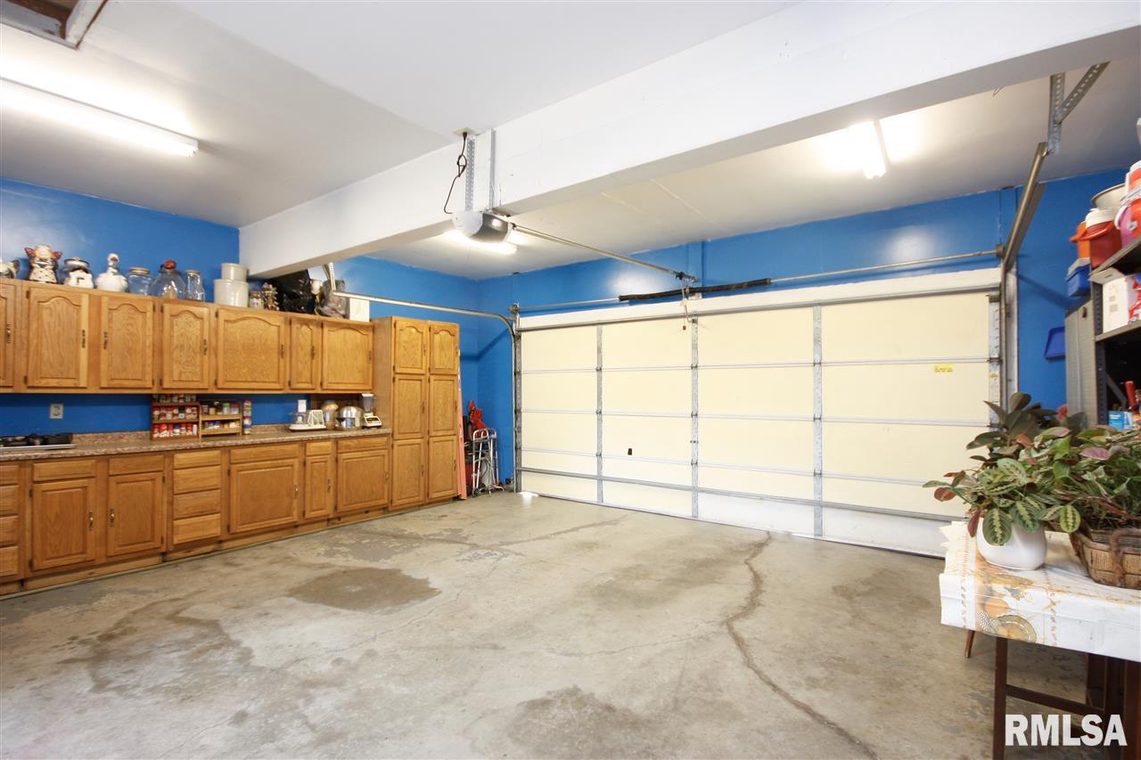 7576 Pin Oak Road Manito, IL 61546 - Photo 17 of 36 Gallery Image 17