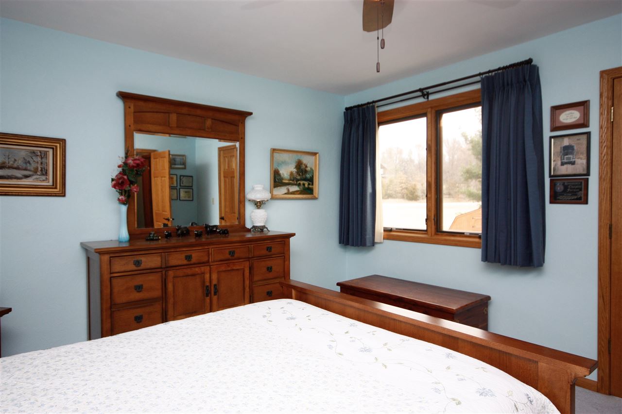 7576 Pin Oak Road Manito, IL 61546 - Photo 18 of 36 Gallery Image 18