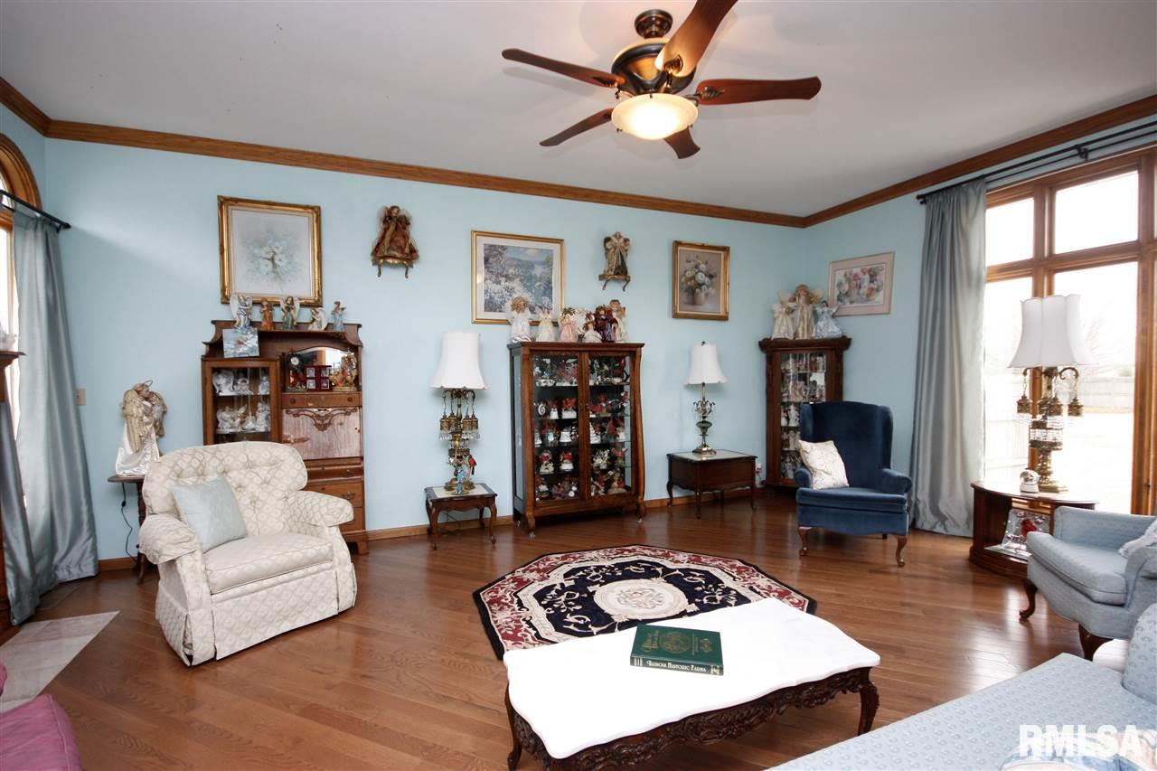 7576 Pin Oak Road Manito, IL 61546 - Photo 2 of 36 Gallery Image 2