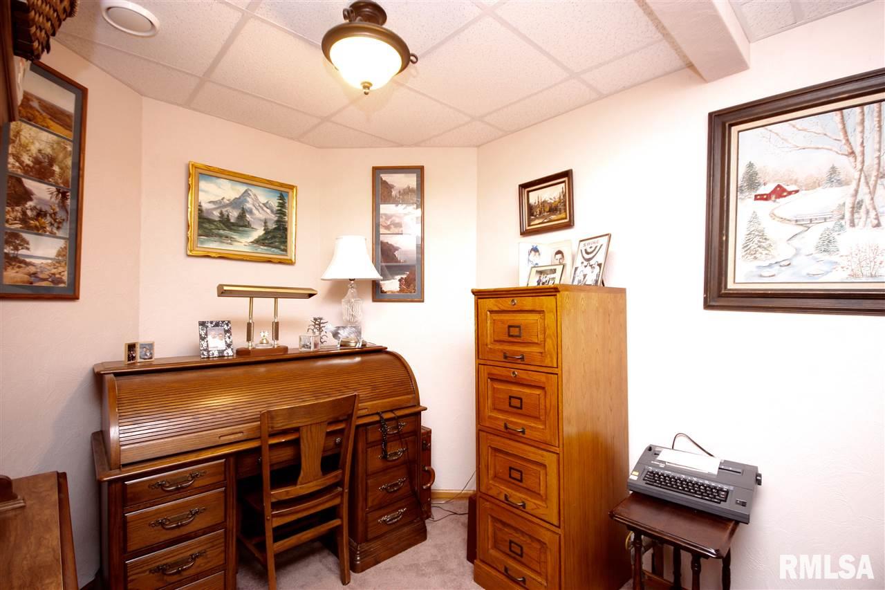 7576 Pin Oak Road Manito, IL 61546 - Photo 27 of 36 Gallery Image 27
