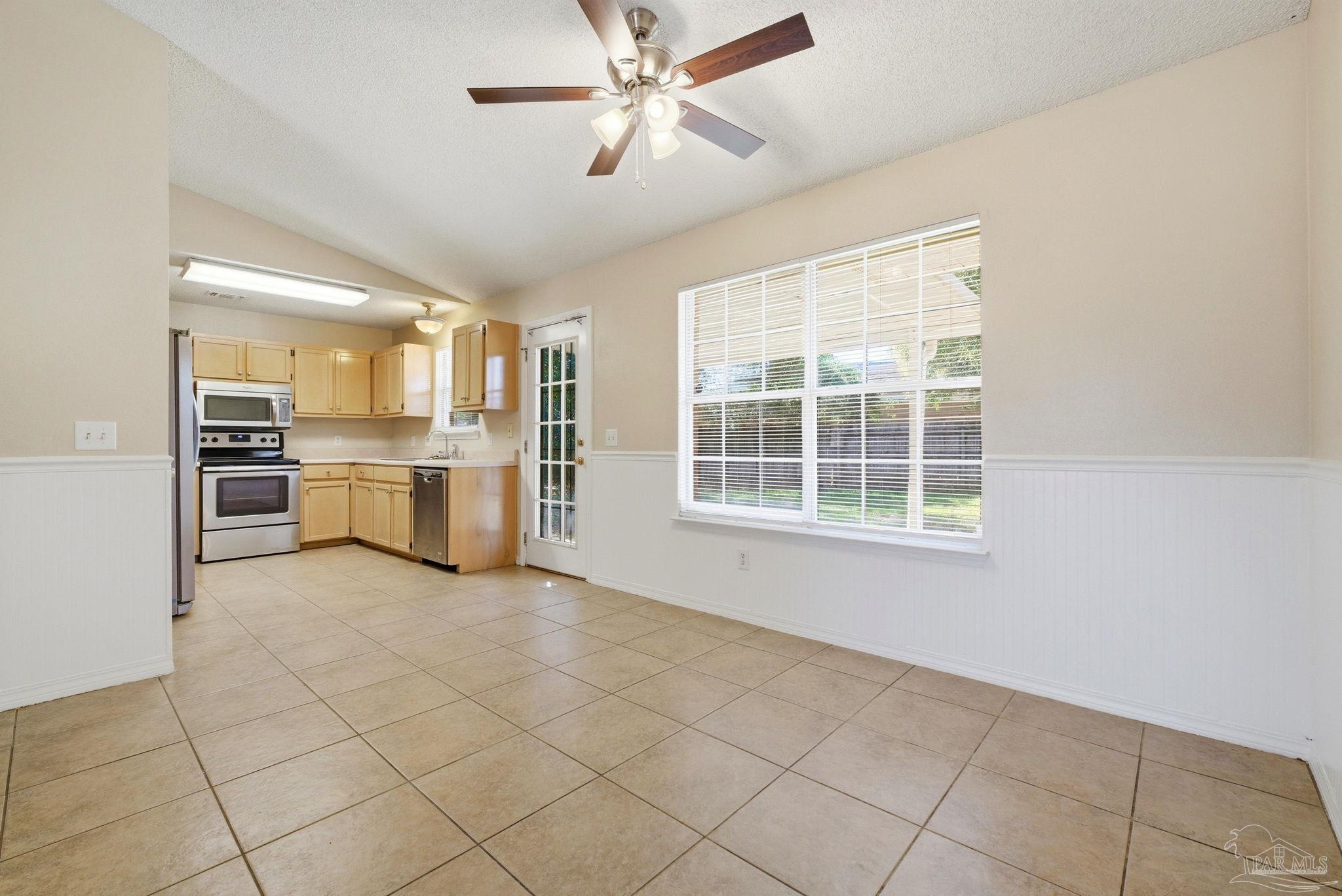 7301 Copter Lane Milton, FL 32570 - Photo 12 of 39