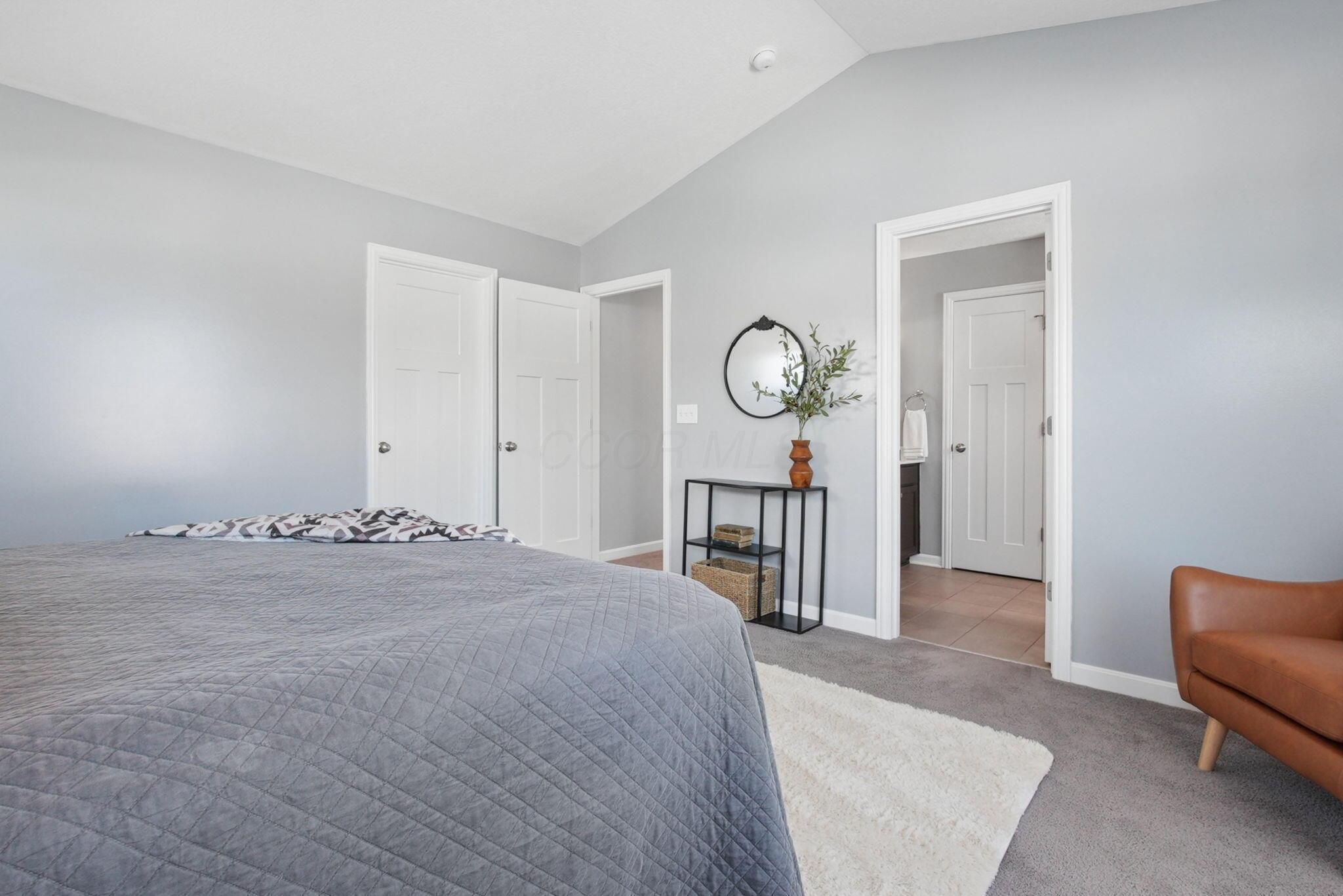 4945 Farview Road Columbus, OH 43231 - Photo 16 of 48 16-web-or-mls-4945-farview-rd