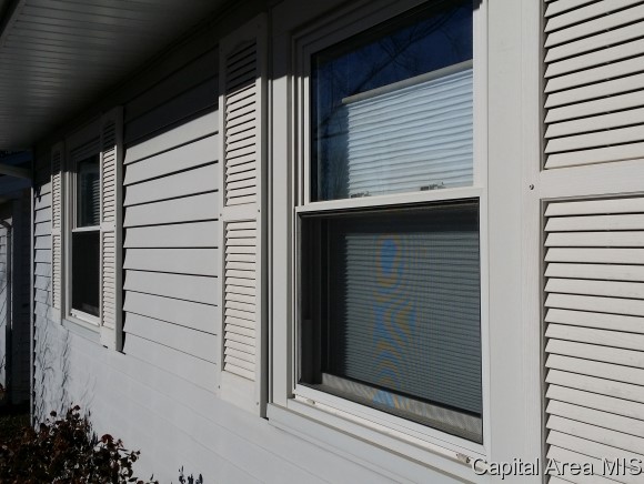 2501 East Griffiths Avenue Springfield, IL 62702 - Photo 16 of 20