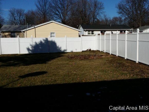 2501 East Griffiths Avenue Springfield, IL 62702 - Photo 5 of 20