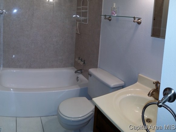 2501 East Griffiths Avenue Springfield, IL 62702 - Photo 8 of 20