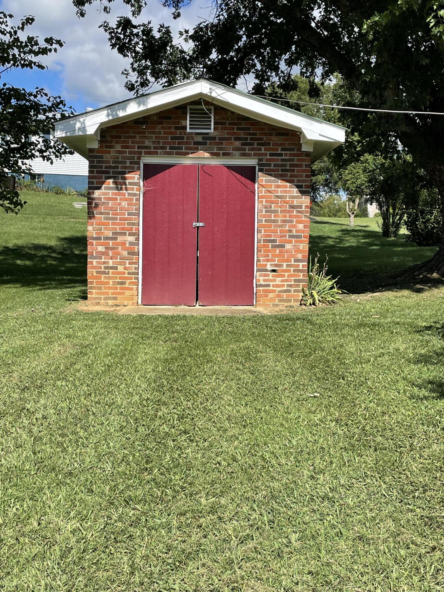 230 Fillers Mill Road Greeneville, TN 37743 - Photo 6 of 26 6