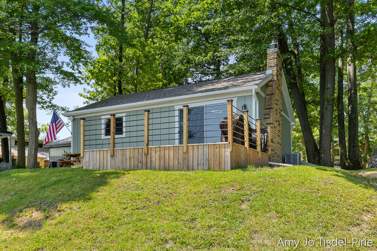 1760 South Colonel Point Crystal, MI 48818 - Photo 17 of 25 1760-S-Colonel_017