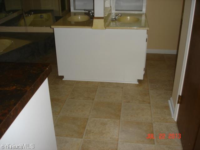 Master Bath/Spa.