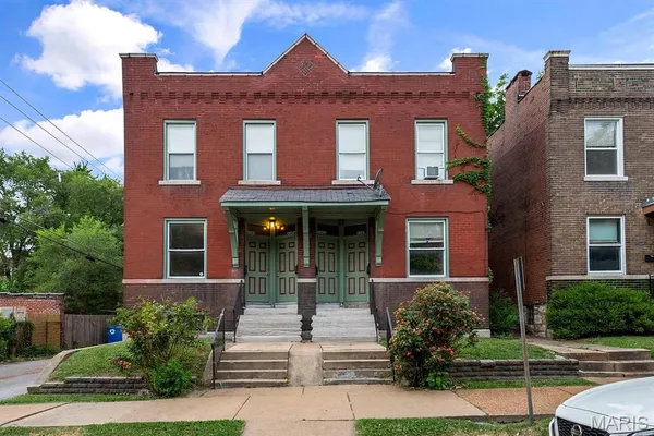 $319,900 | 3343 Virginia Avenue, St. Louis, MO 63118