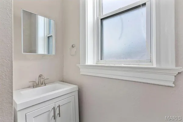 $319,900 | 3343 Virginia Avenue, St. Louis, MO 63118