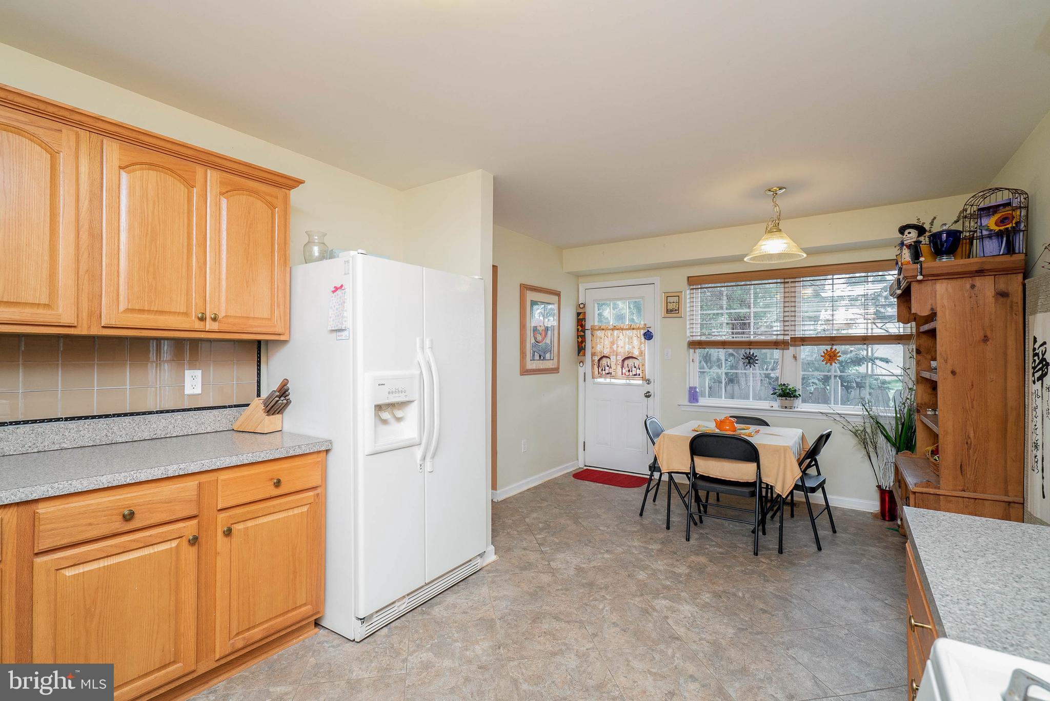 140 Roberts Road Aston, PA 19014 - Photo 13 of 35 Kitchen