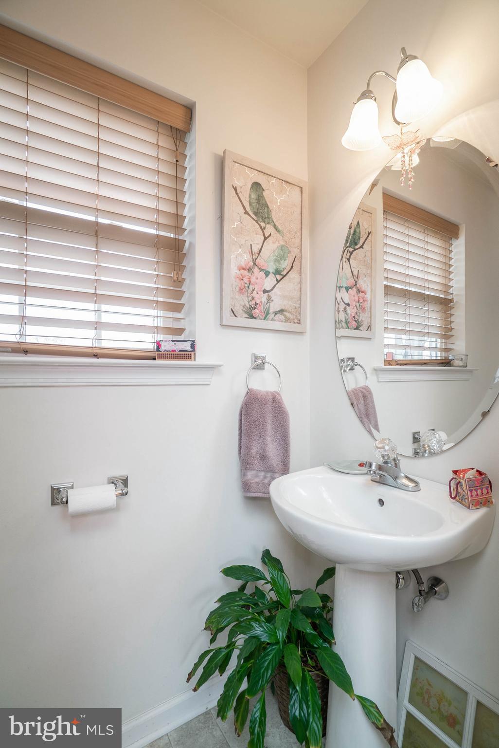 140 Roberts Road Aston, PA 19014 - Photo 19 of 35 Half Bath