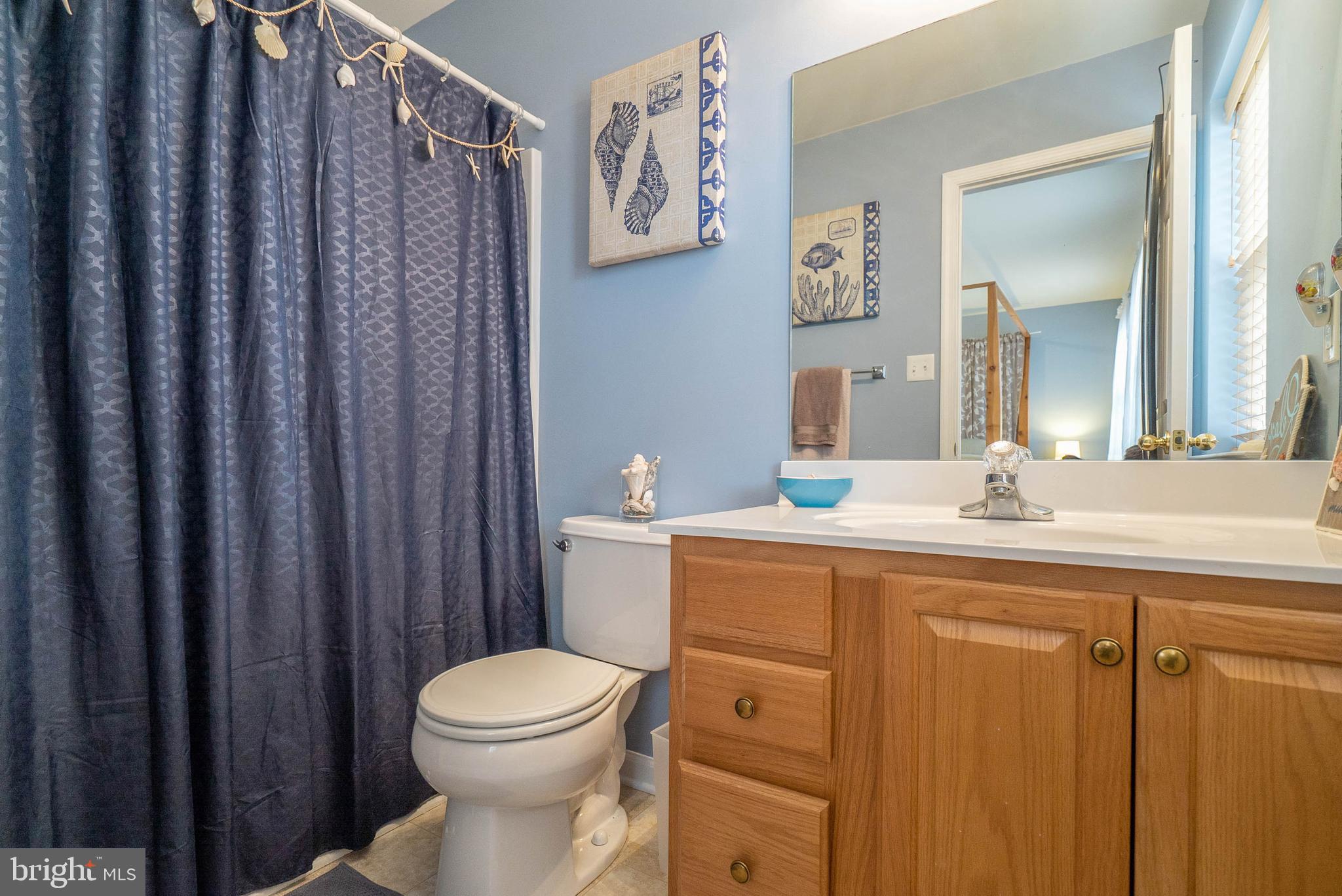 140 Roberts Road Aston, PA 19014 - Photo 24 of 35 Master Bathroom