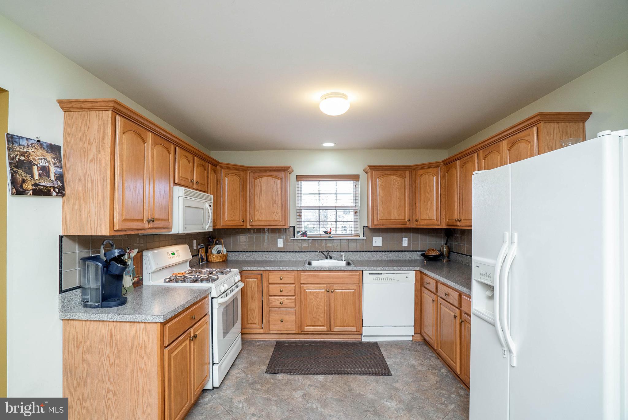 140 Roberts Road Aston, PA 19014 - Photo 10 of 35 Kitchen