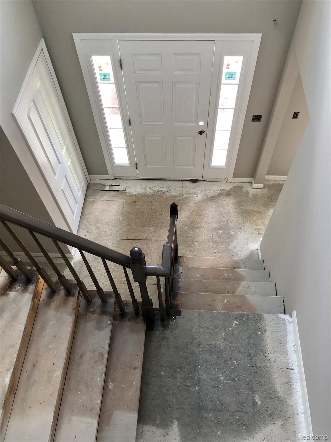 13357 Stamford Road Belleville, MI 48111 - Photo 9 of 18 Foyer (View from second floor)
