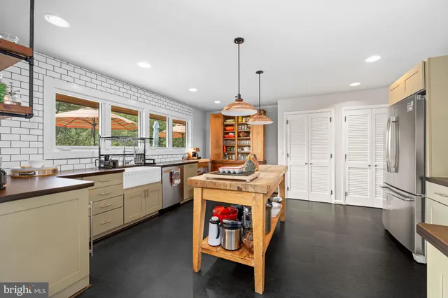 $1,600,000 | 23869 New Land Drive, St. Michaels, MD 21663