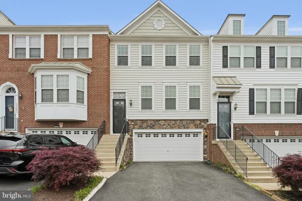 $595,000 | 16653 Danridge Manor Drive, Woodbridge, VA 22191