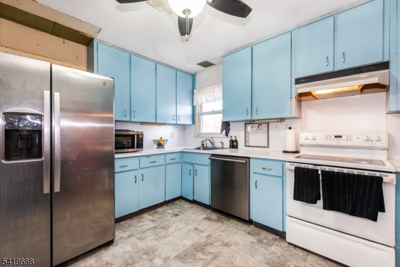 127 Horseneck Road Fairfield, NJ 07004 - Photo 11 of 34