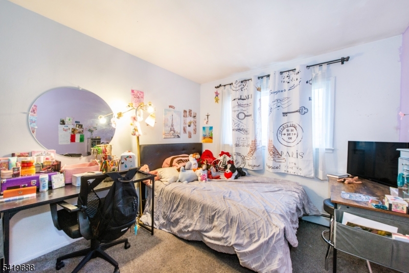 127 Horseneck Road Fairfield, NJ 07004 - Photo 16 of 34