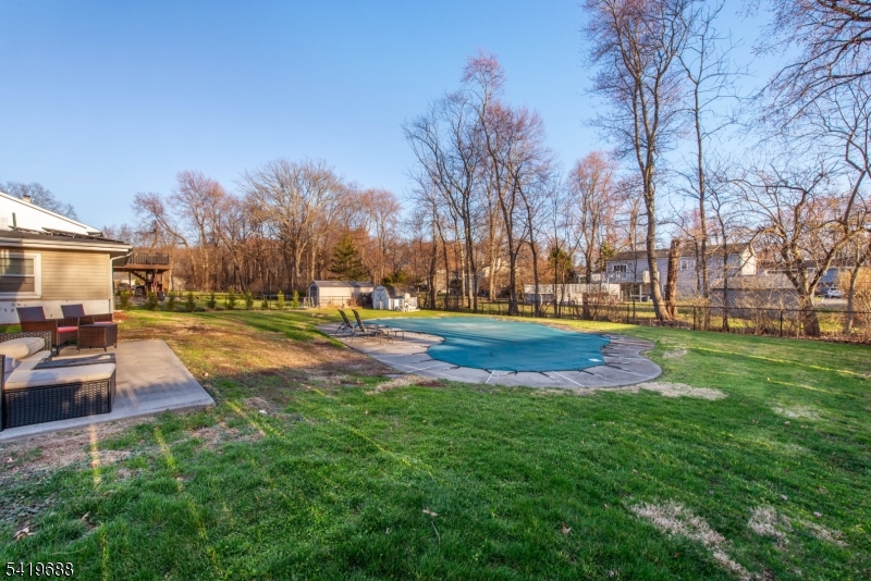 127 Horseneck Road Fairfield, NJ 07004 - Photo 31 of 34