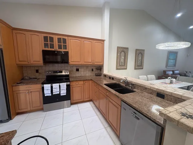 $4,300 | 7275 Summer Tree Drive, Boynton Beach, FL 33437