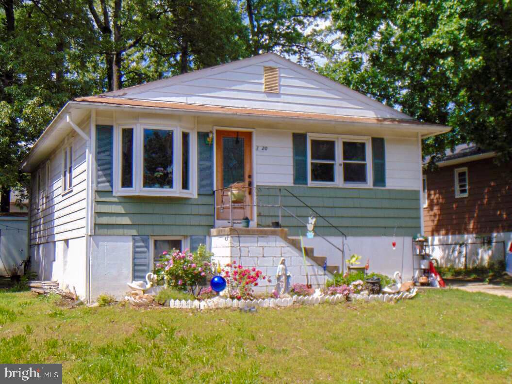 Conveniently Located Edgewater Rancher