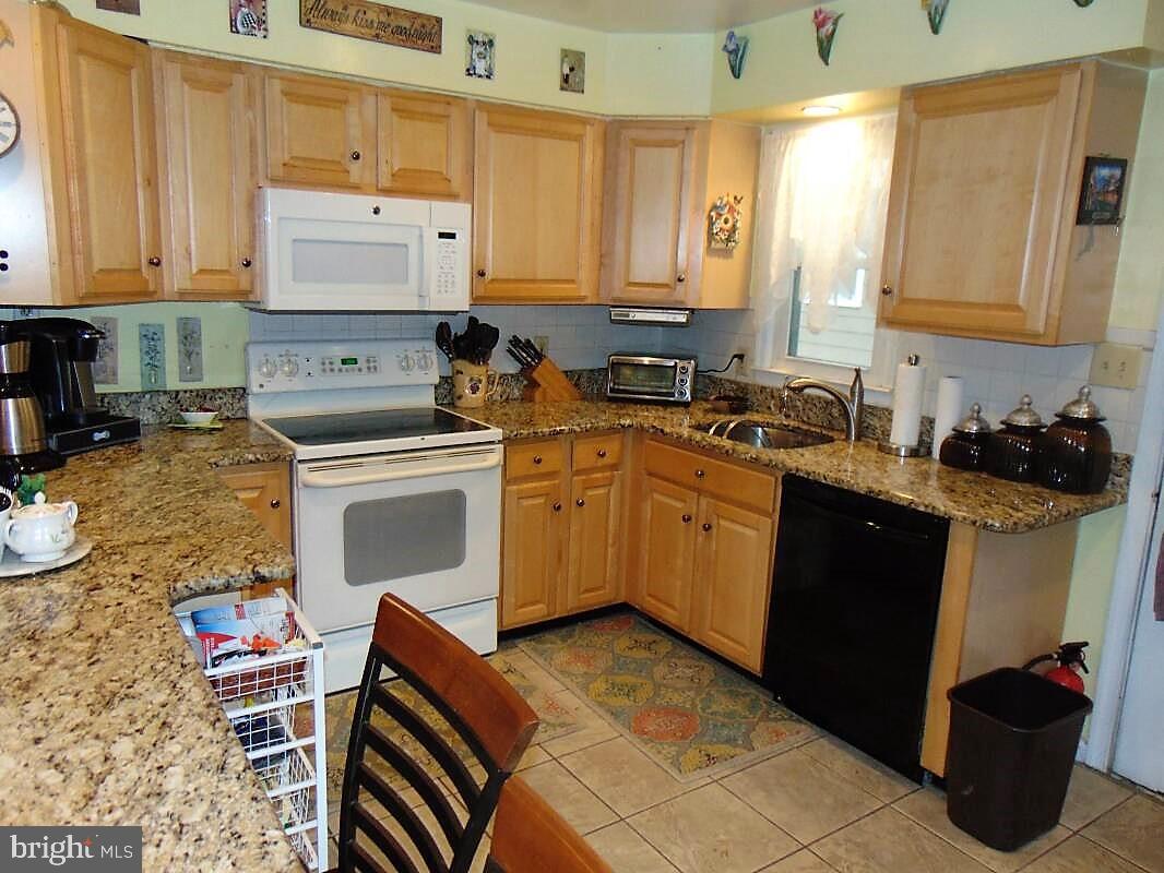 1920 Ridgeville Road Edgewater, MD 21037 - Photo 2 of 20 Spacious Kitchen with Granite Countertops