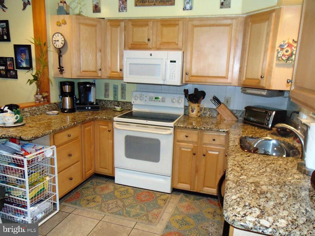 1920 Ridgeville Road Edgewater, MD 21037 - Photo 5 of 20 Lots of Nice Cabinetry